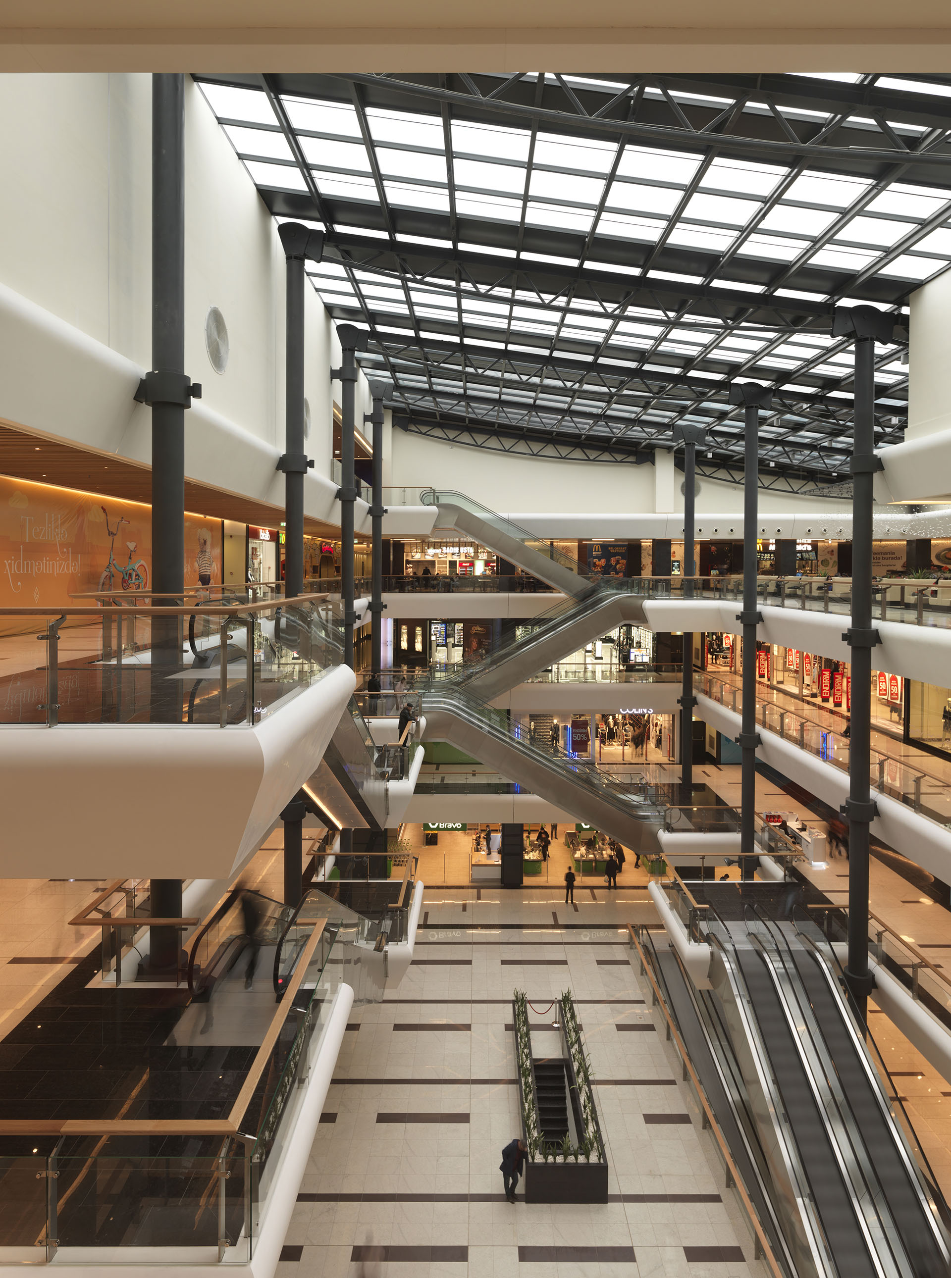 <p>Interior view of the roof and retail floors.</p>