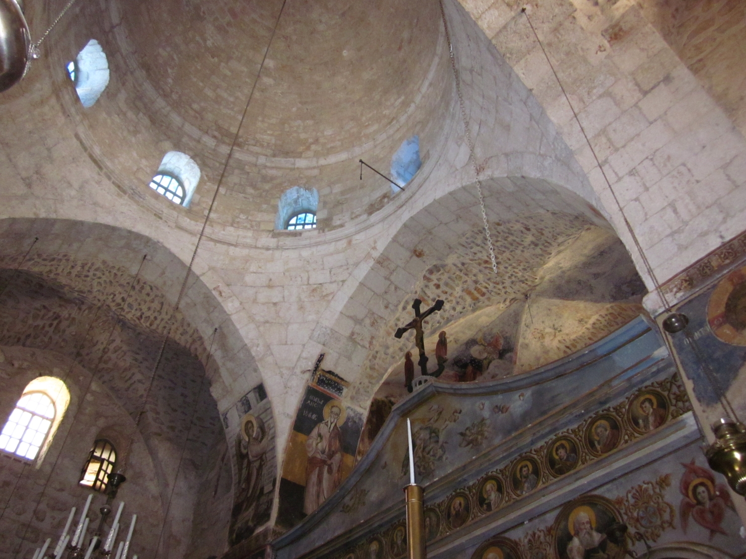 Interior, upwards view to dome