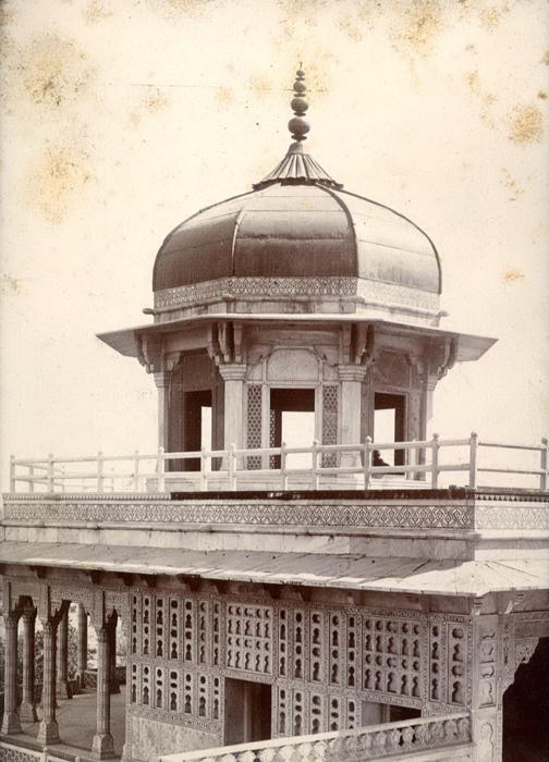 19th century image of the exterior of Musamman Burj in Lal Qila