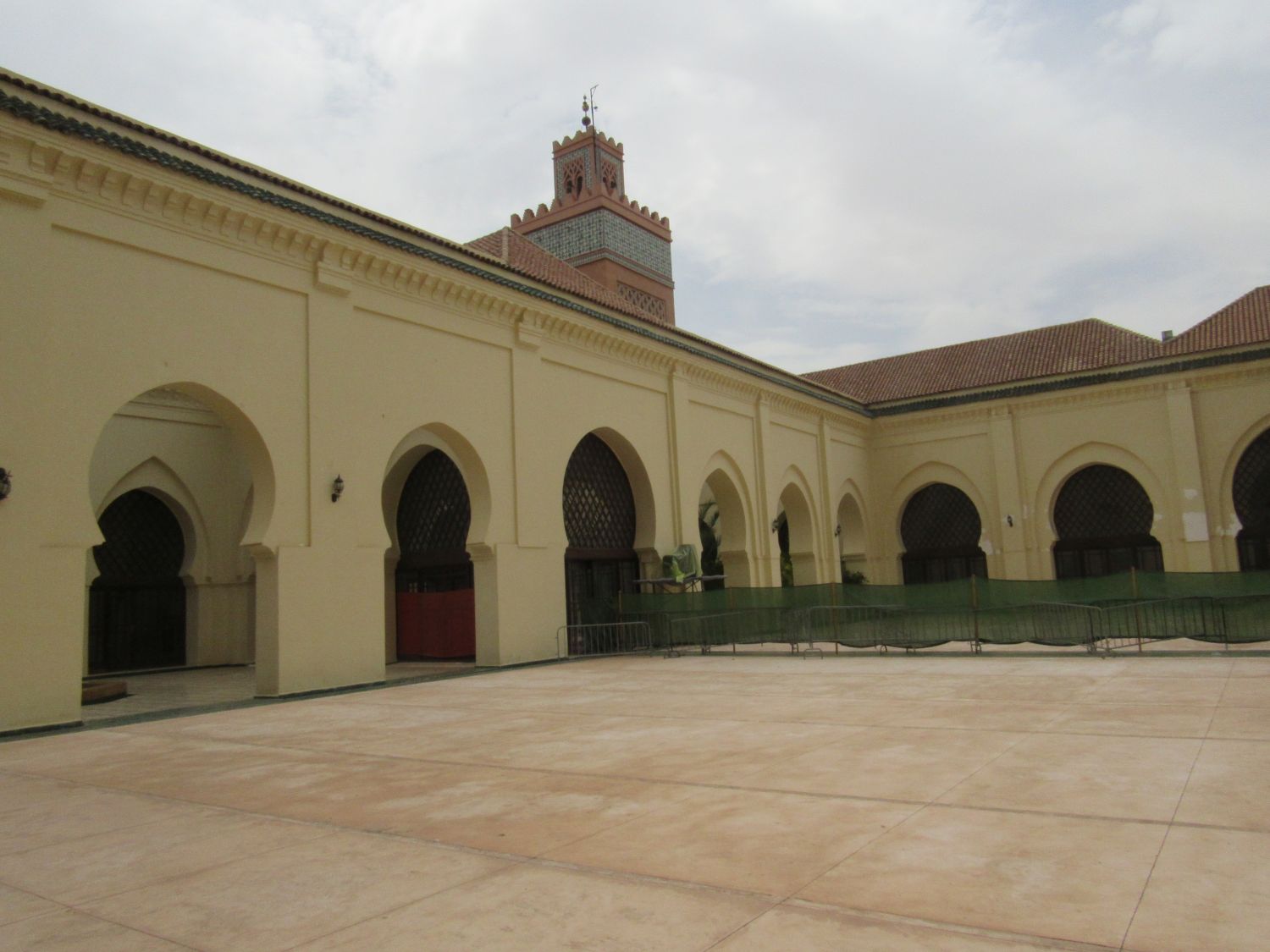 Courtyard view toward the minaret  