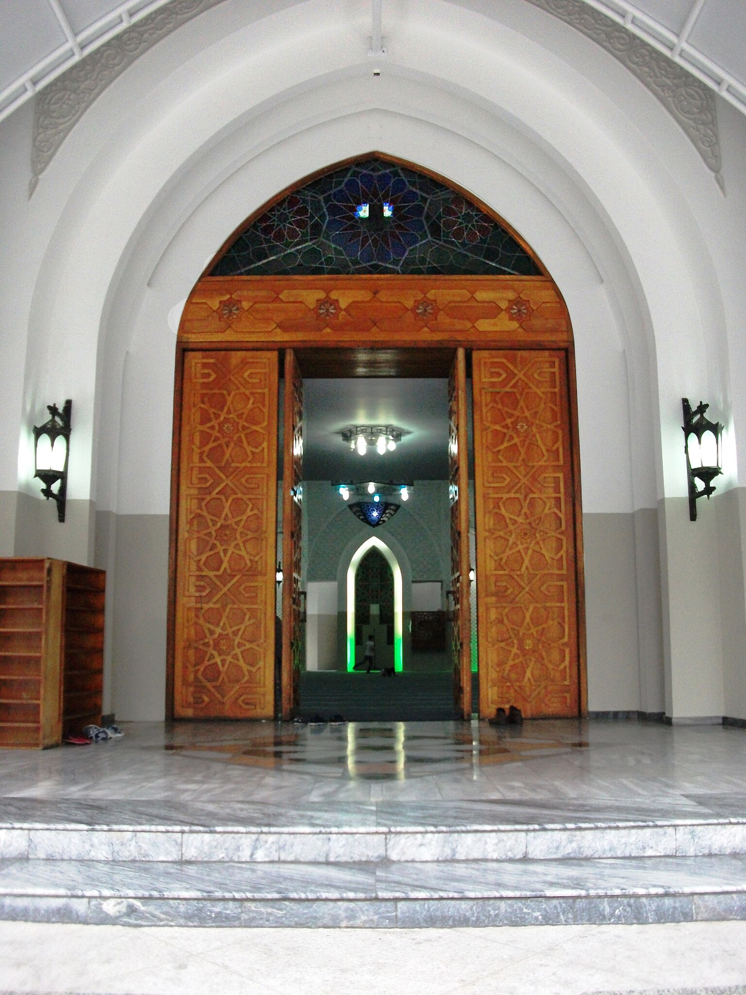 <p>View of the main entrance</p>