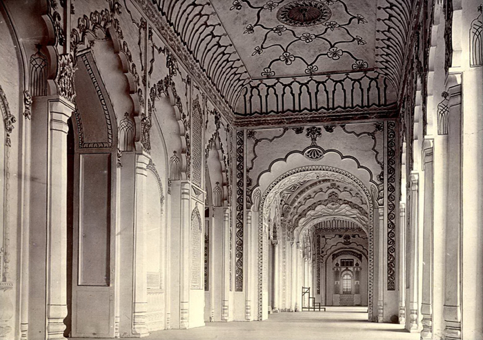 19th century image of interior hall of the Imambara