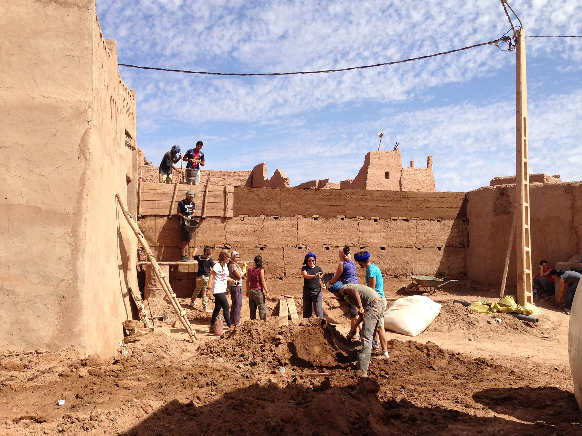 <p>Rammed earth and other traditional techniques workshop.</p>