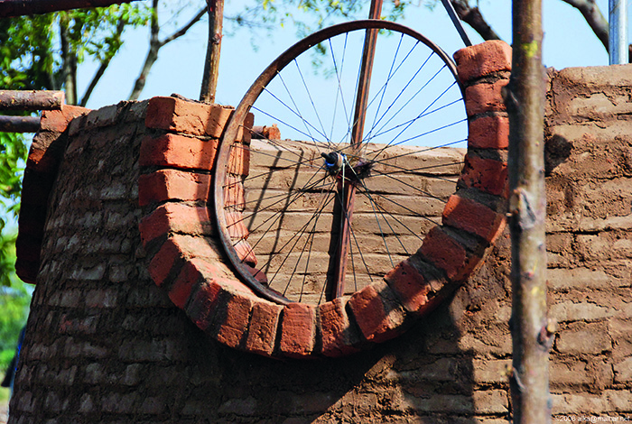 Worn out bicycle wheels as formwork  