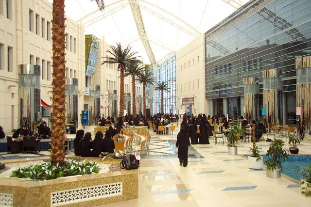 A bright, airy and cool space under a tent-like canopy, the atrium provides a garden-like environment where students from all the colleges can share, learn and jointly engage in the pursuit of education