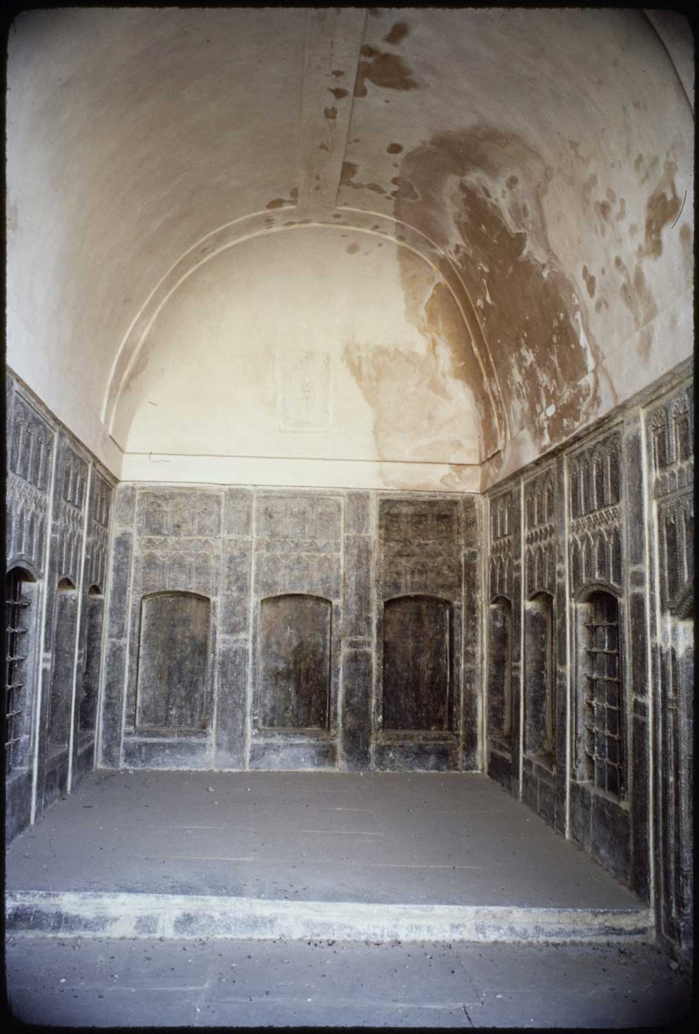 Interior of an upper iwan.