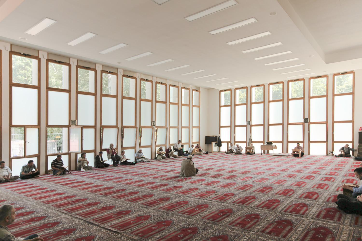 Interim prayer room