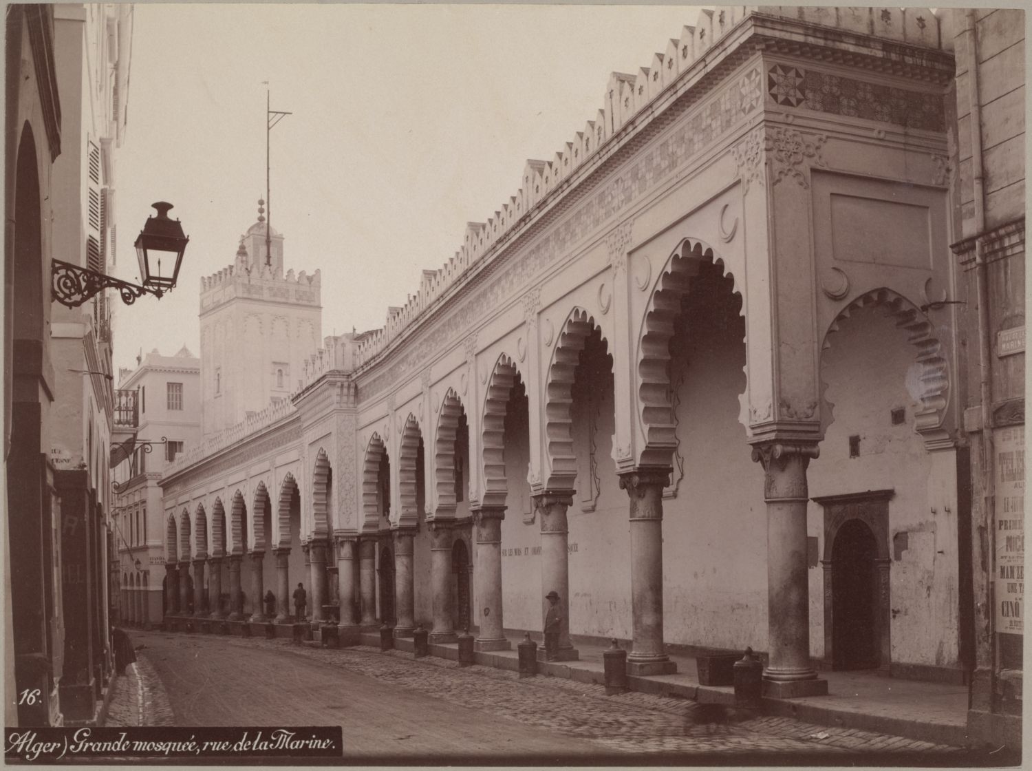 Jami' al-Kabir (Algiers) - Street view of a the façade