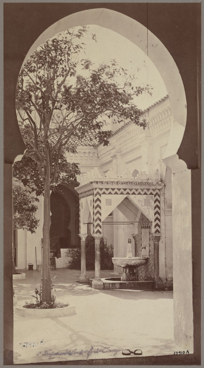 Jami' al-Kabir (Algiers) - View of the courtyard fountain