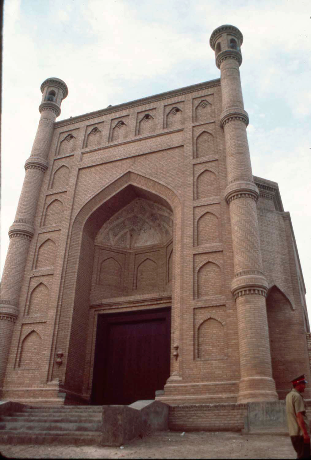 <p>Exterior view of Great Mosque in Xinjiang, China.</p>