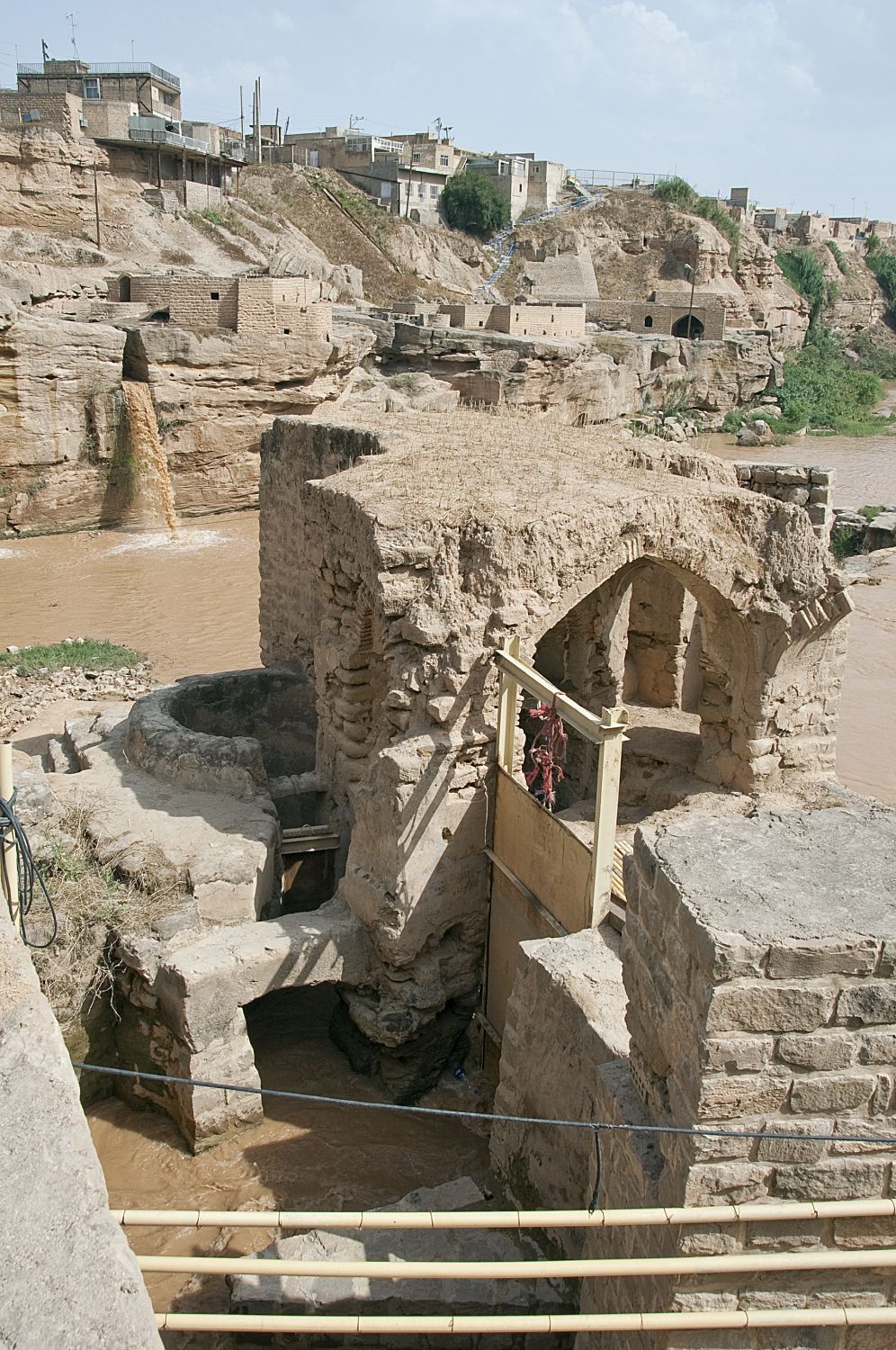 Asyabha-i Shushtar - View of mills on right (west) bank.
