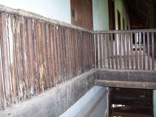 The stair railing before restoration
