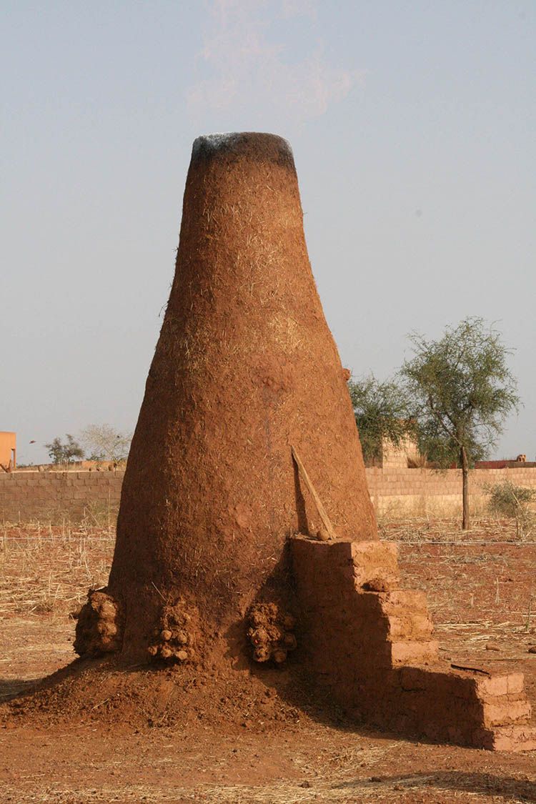 Kaya African Furnace Museum - <p>Natural draft stove from the Dogon country (Mali) during the 4th Wed Bindé festival (2008)</p>