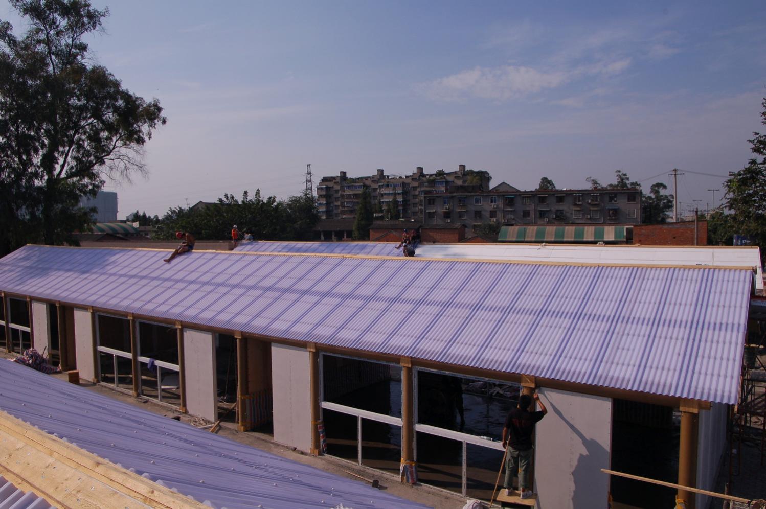 Construction of corrugated polycarbonate roofing