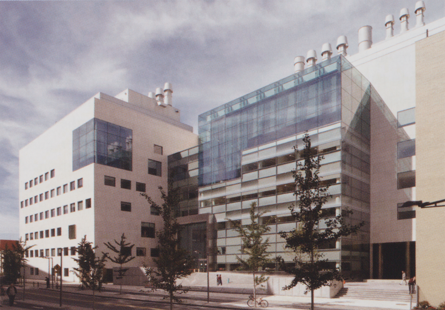Brain and Cognitive Sciences Complex - <p>Rendering of the view of the facade from the intersection of Vassar and Main Streets</p>