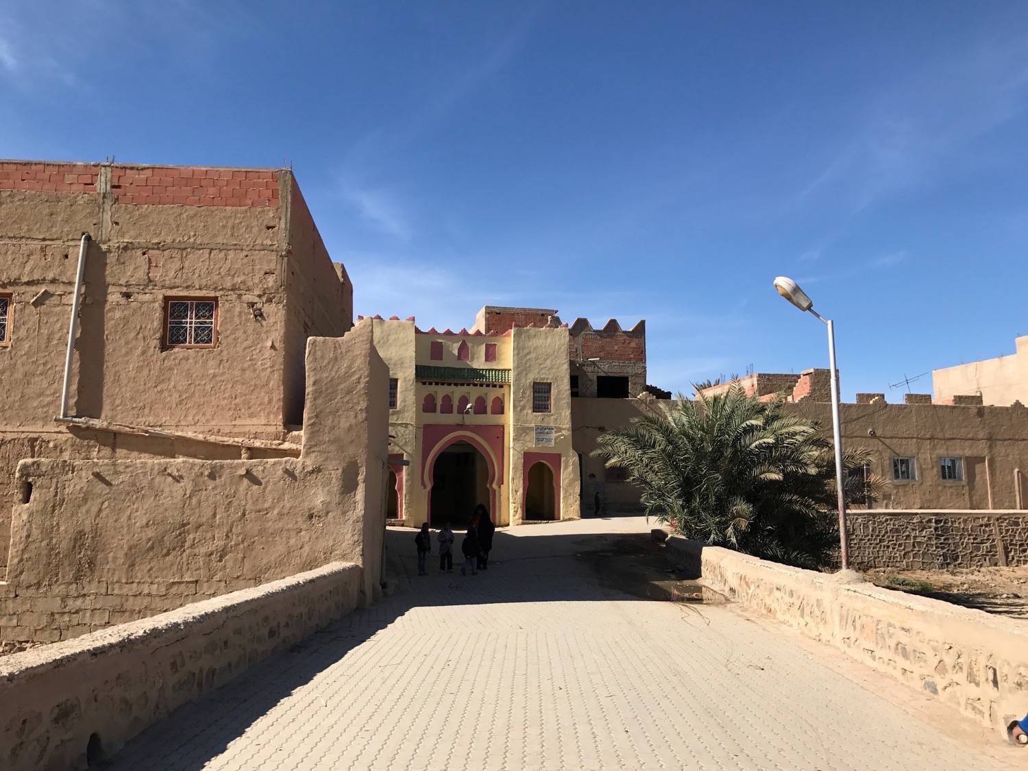 Ksar Rissani - Elevated passageway leading to one of the main entrances to the old Ksar of Rissani