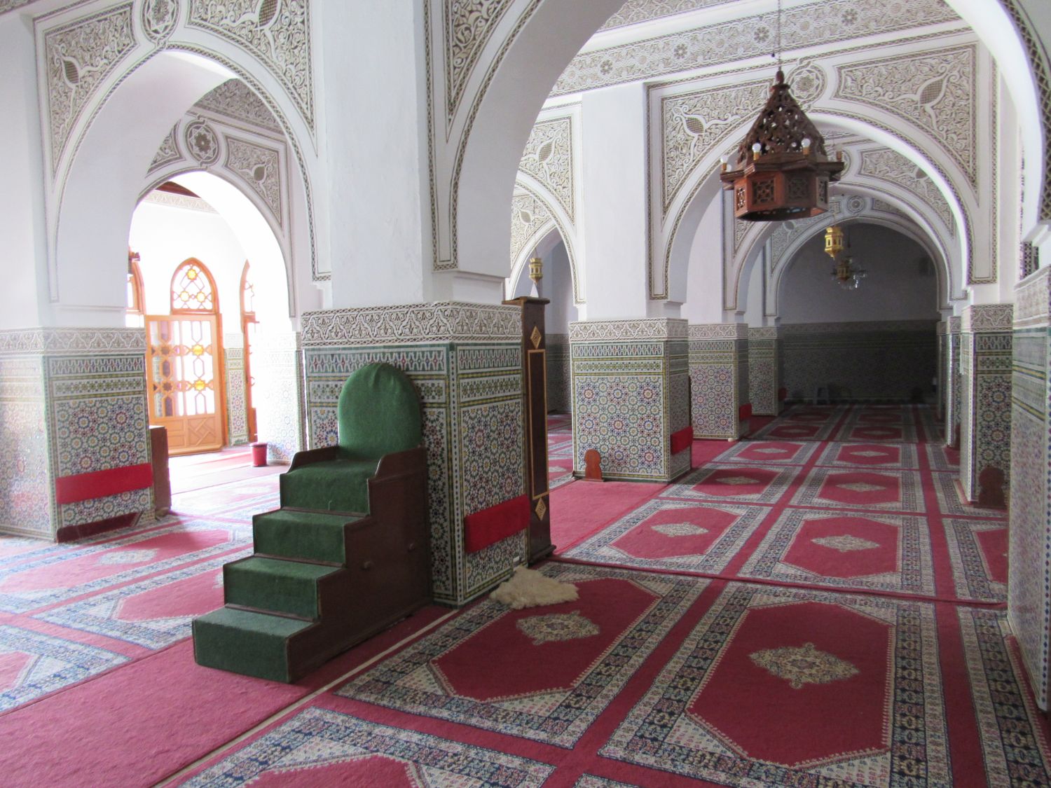 Interior view, prayer hall and minbar.