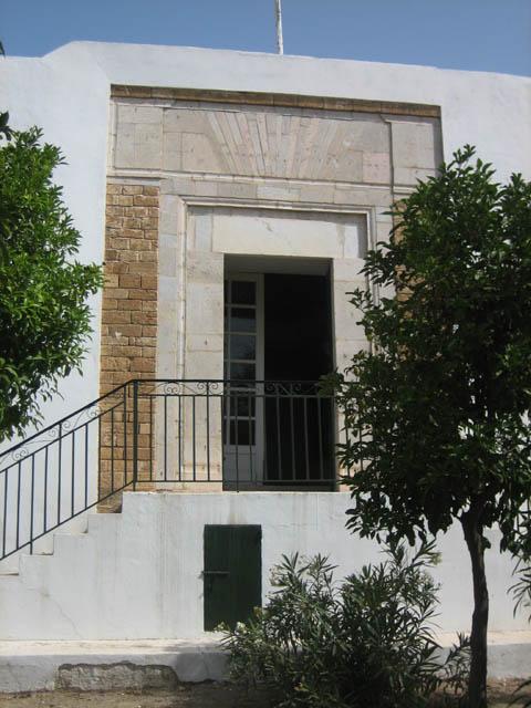 Entrance with preserved door frame