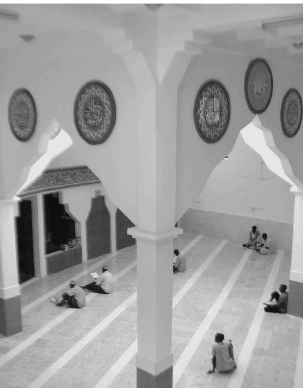 Main prayer hall from above with Chahar Taq and prayers lines