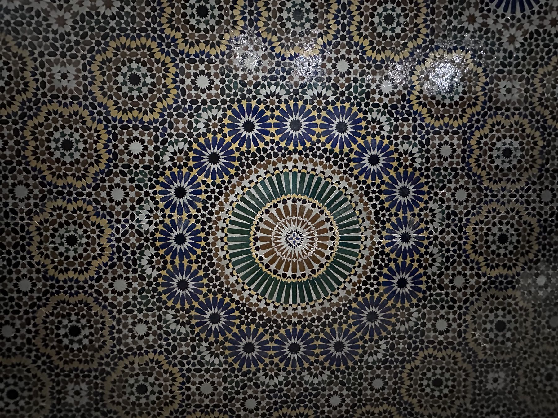 <p>View of the zellij pattern behind the fountain</p>
