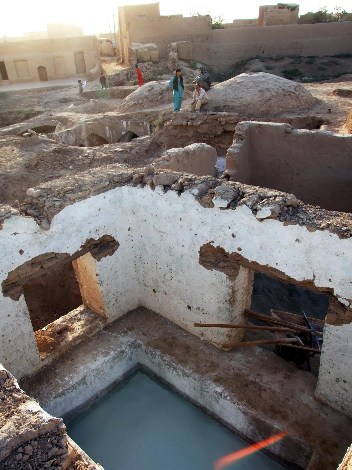 Lime pit built outside the hammam
