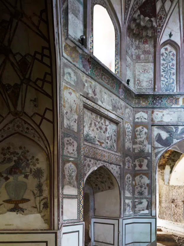 Wazir Khan Mosque Restoration - <p>Restoring Dignity - Lahore, a film on the urban regeneration projects of the Aga Khan Cultural Services in the Walled City of Lahore</p>