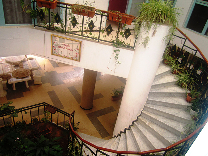 Mouloud Feraoun College - Top view of staircase 