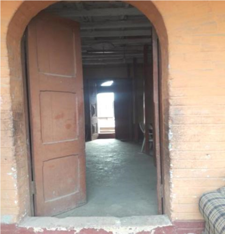 Door leading to the courtyard, February 2020