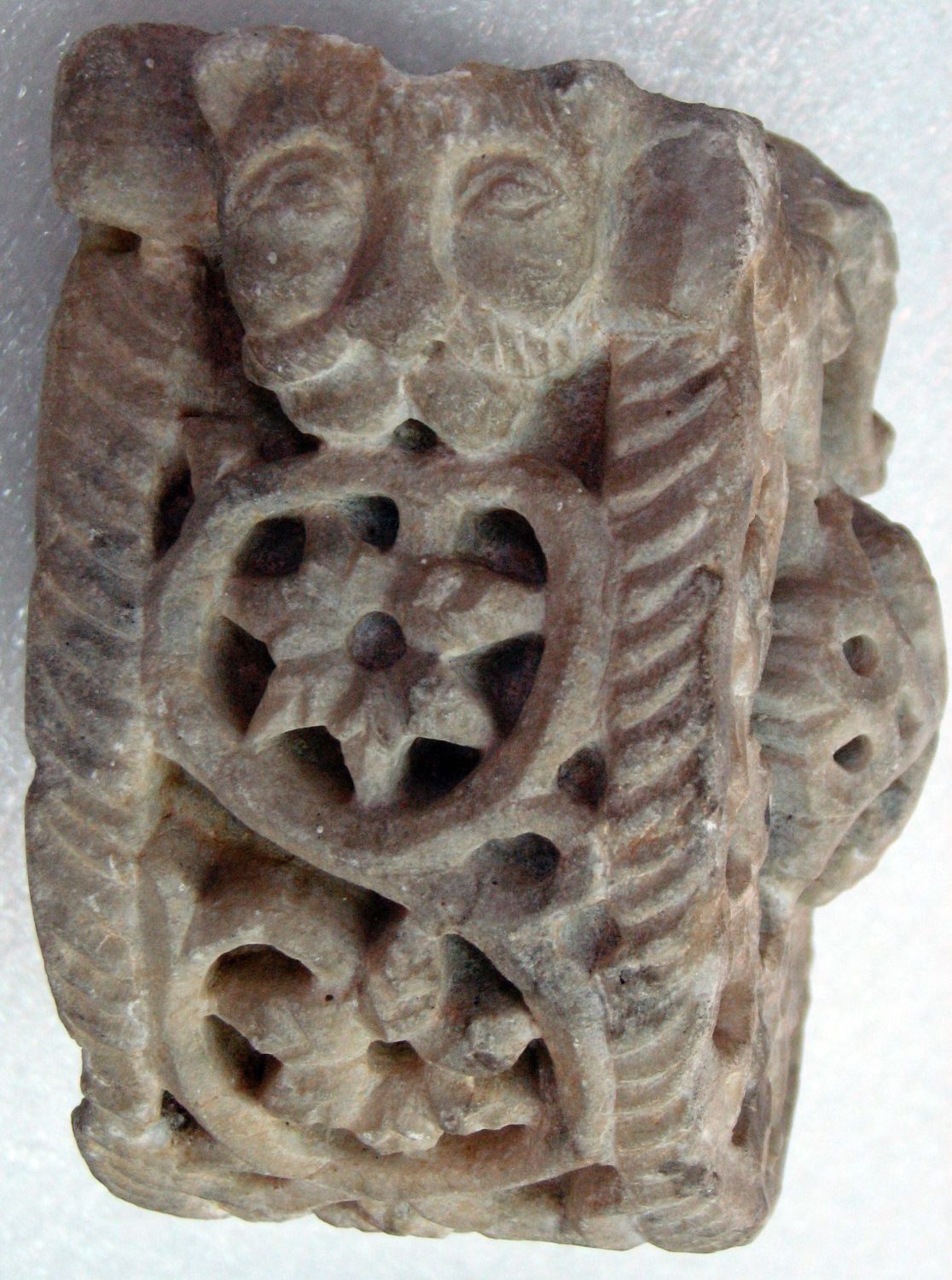 Volute with lion and vegetal ornament (now in Museo Arqueológico de Córdoba).