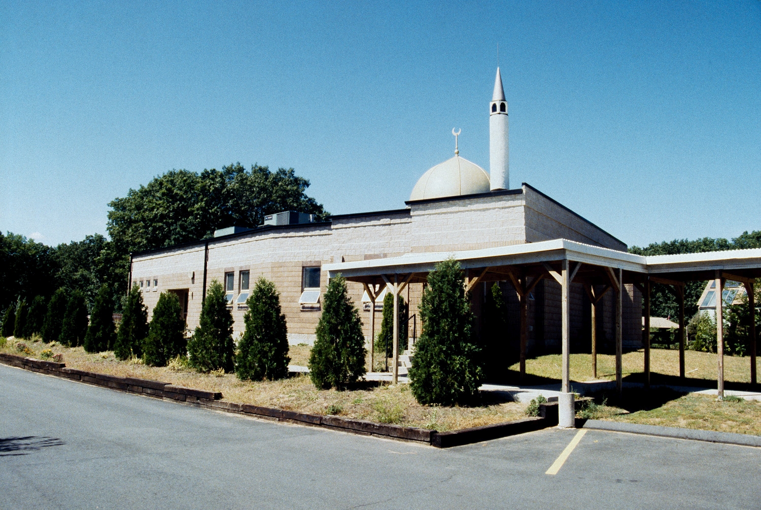 Islamic Society of Western Massachusetts - Southern elevation of original mosque building, prior to expansion