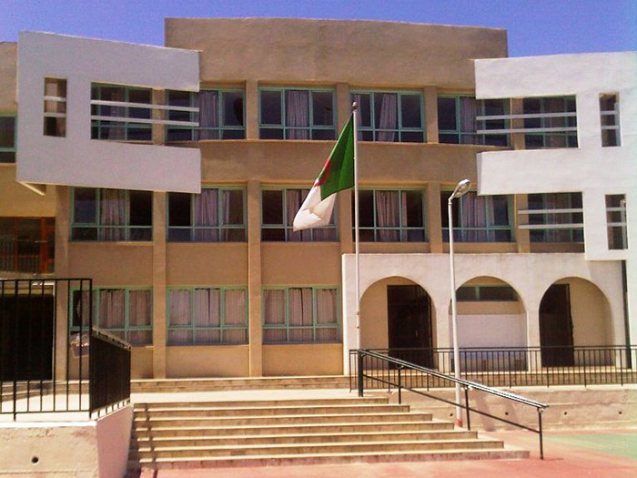 Mouloud Feraoun College - Rare facade