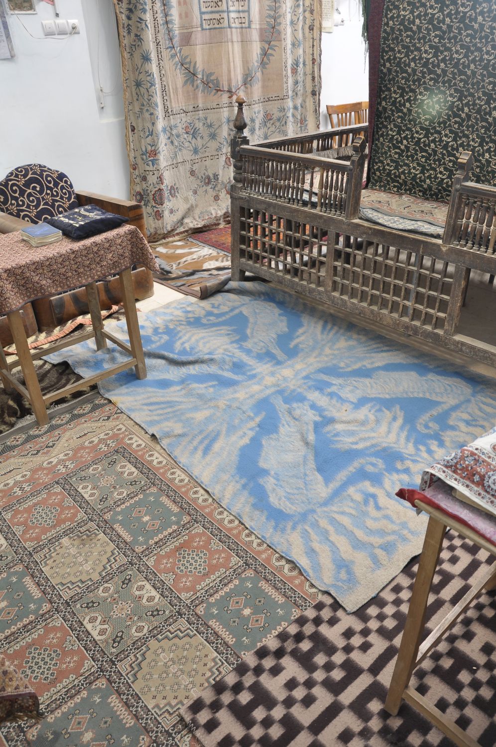 Carpets around the bema.