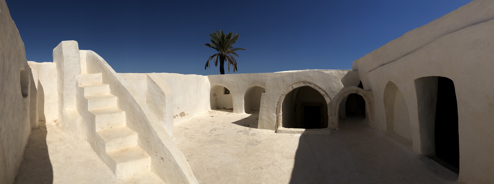 <p>Patio of the Bardaoui Mosque after works.</p>