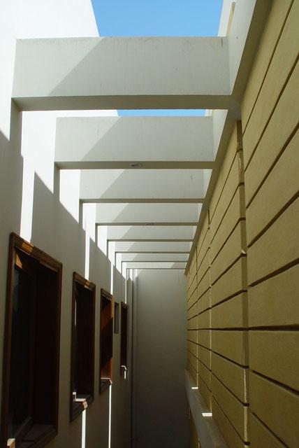 Interior view of the void between the walls of the library and the exterior facade