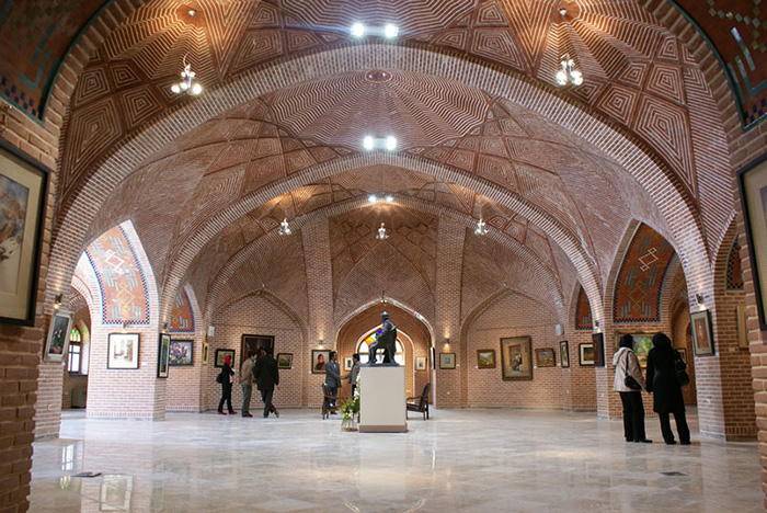 Bottom view to the gallery