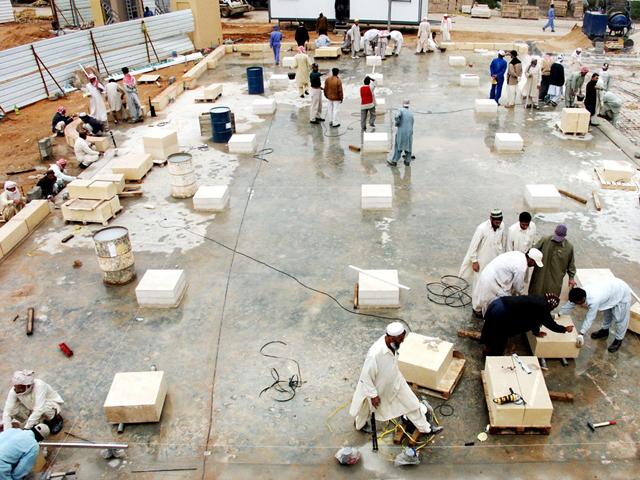 Al-Medy Mosque - Building the superstructure with the basement stone