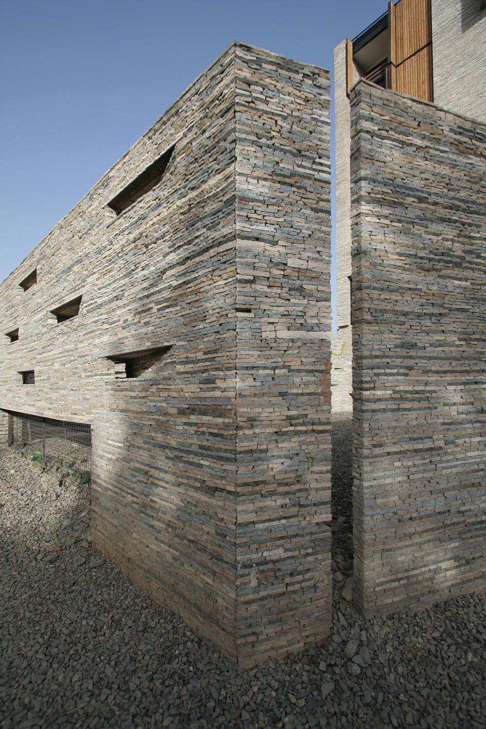 Detail view of the yard's wall