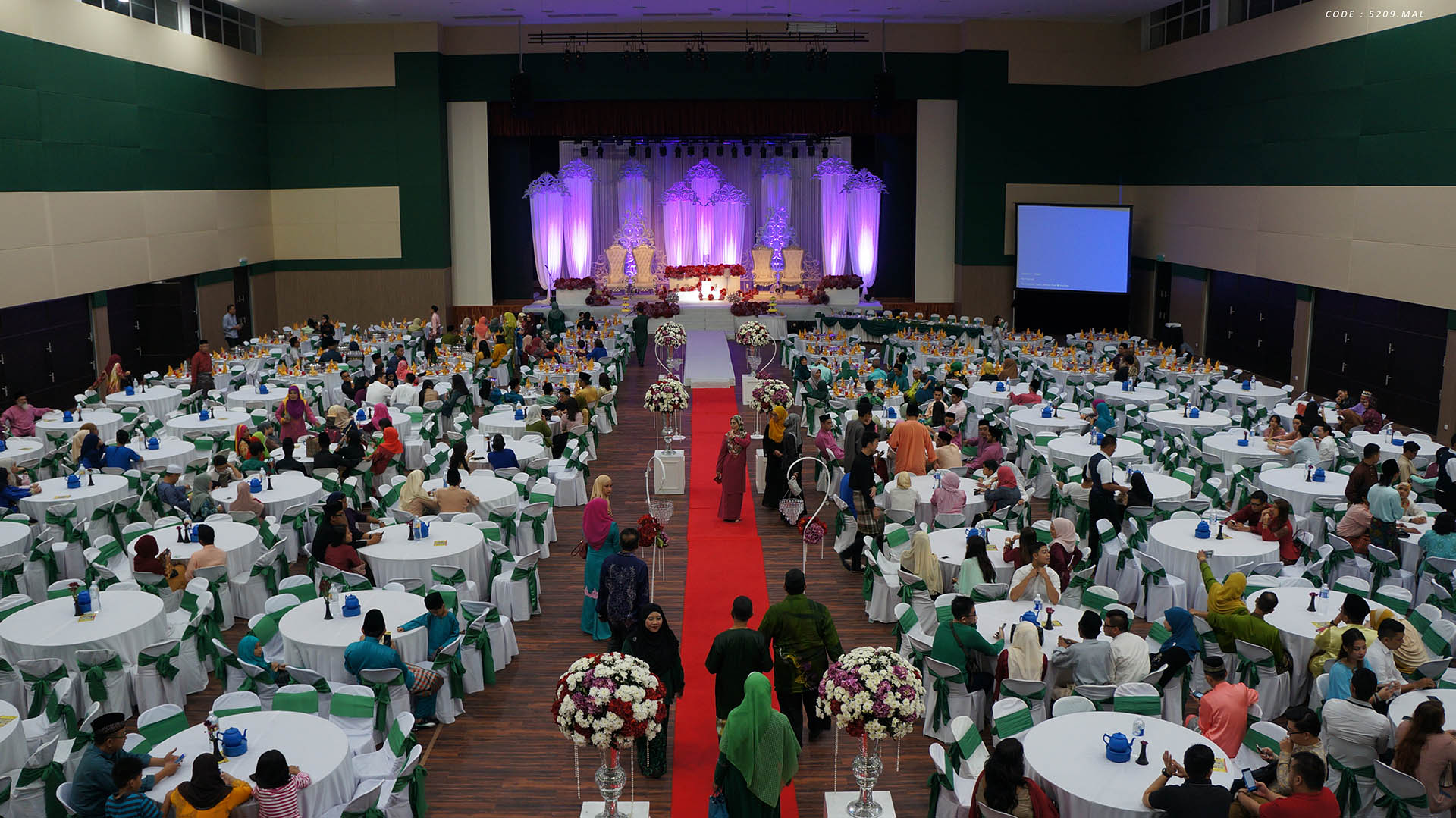 <p>View of reception hall that cab fit 850 people</p>