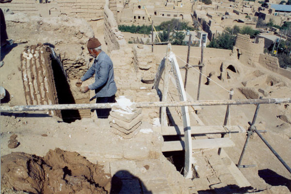 Restoration of upper parts of Narin citadel