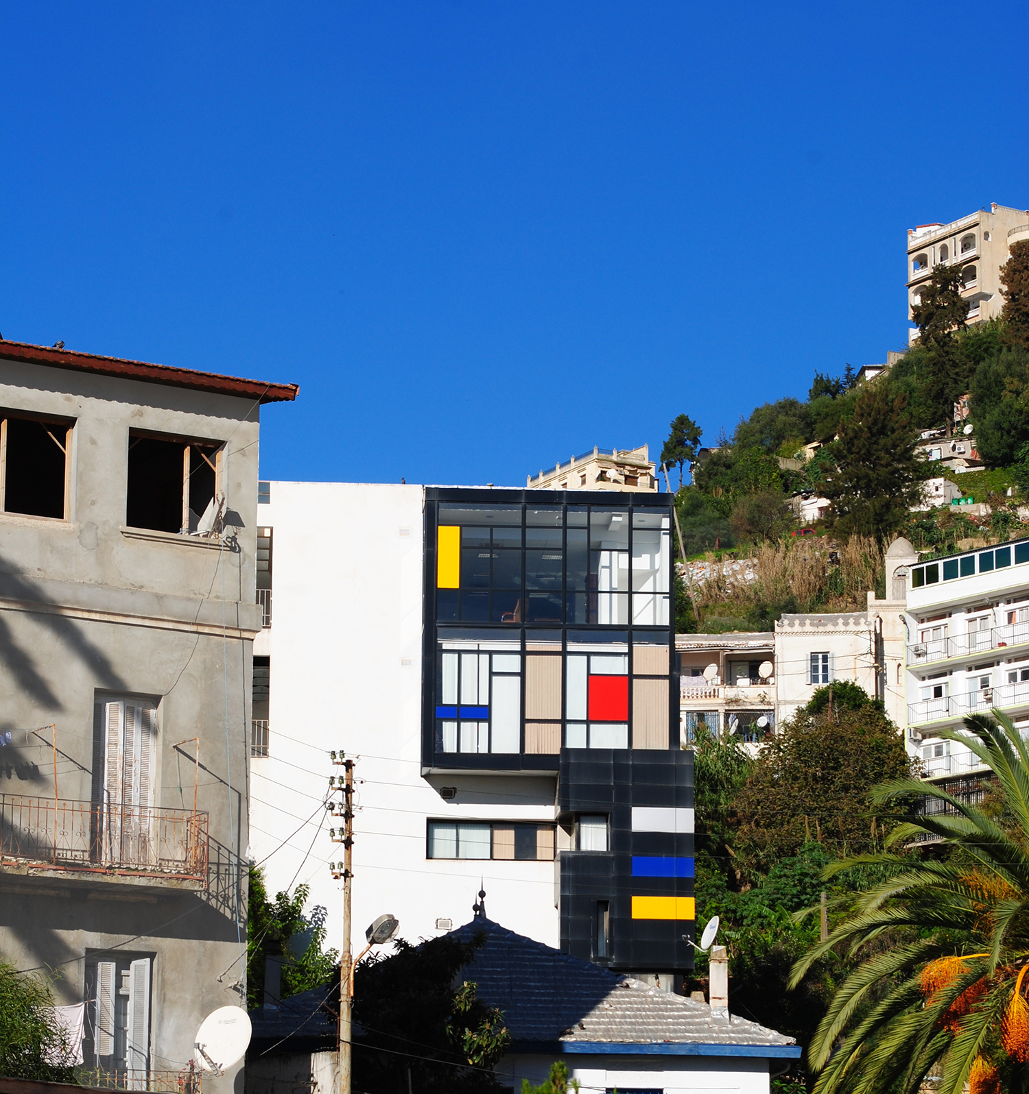 "Hanging a (Mondrian) canvas on the heights of Algiers, clearly indicates that for us the culture can not be limited to local considerations, narrow, outdated, but must embrace this universal hand there is in all of us"  
