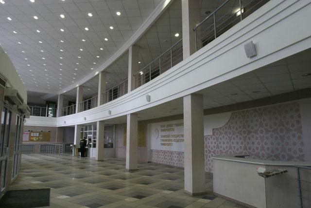 Entrance hall view 2