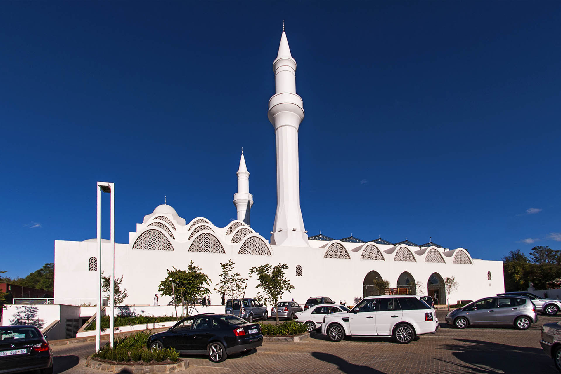 Houghton Congregational Mosque - <p>West facade</p>