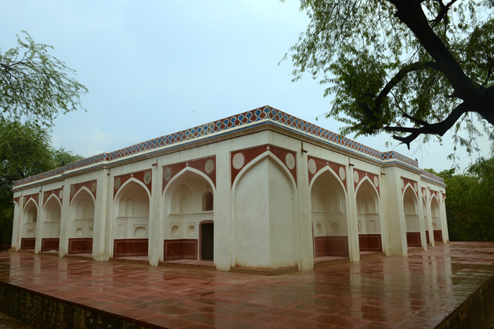 Bara Batashewala Mahal: completion of restoration of the facades and plinth