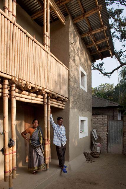 These pilot houses use traditional materials and attempt to boost local economy and skills