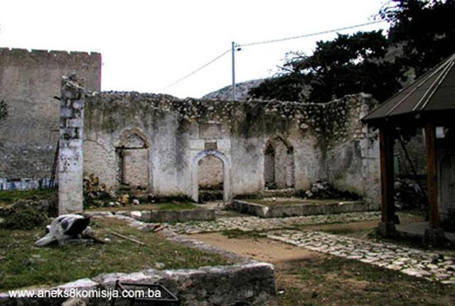 View of the Uzinovici Mosque Complex after destruction