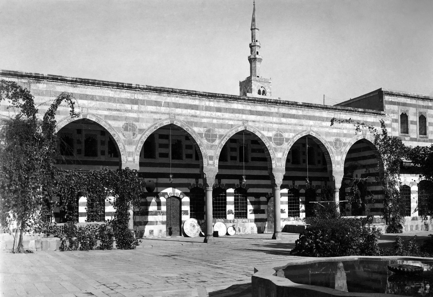 Courtyard view Azem Palace