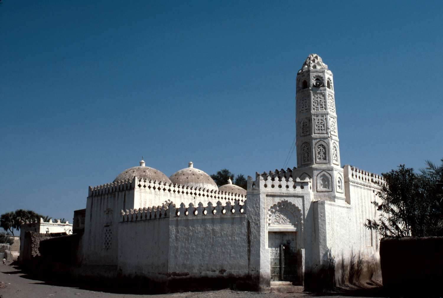 Zabid. Masjid al-Duwaydar. Exterior views. View from the southwest.