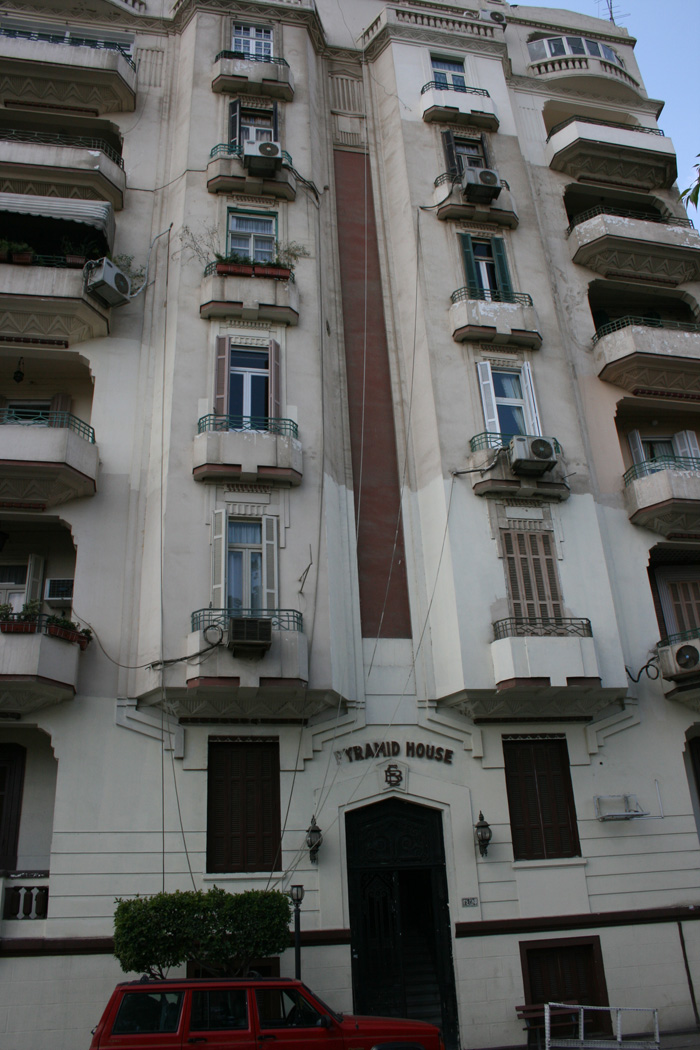 Main facade with simple volumes and vertical lines