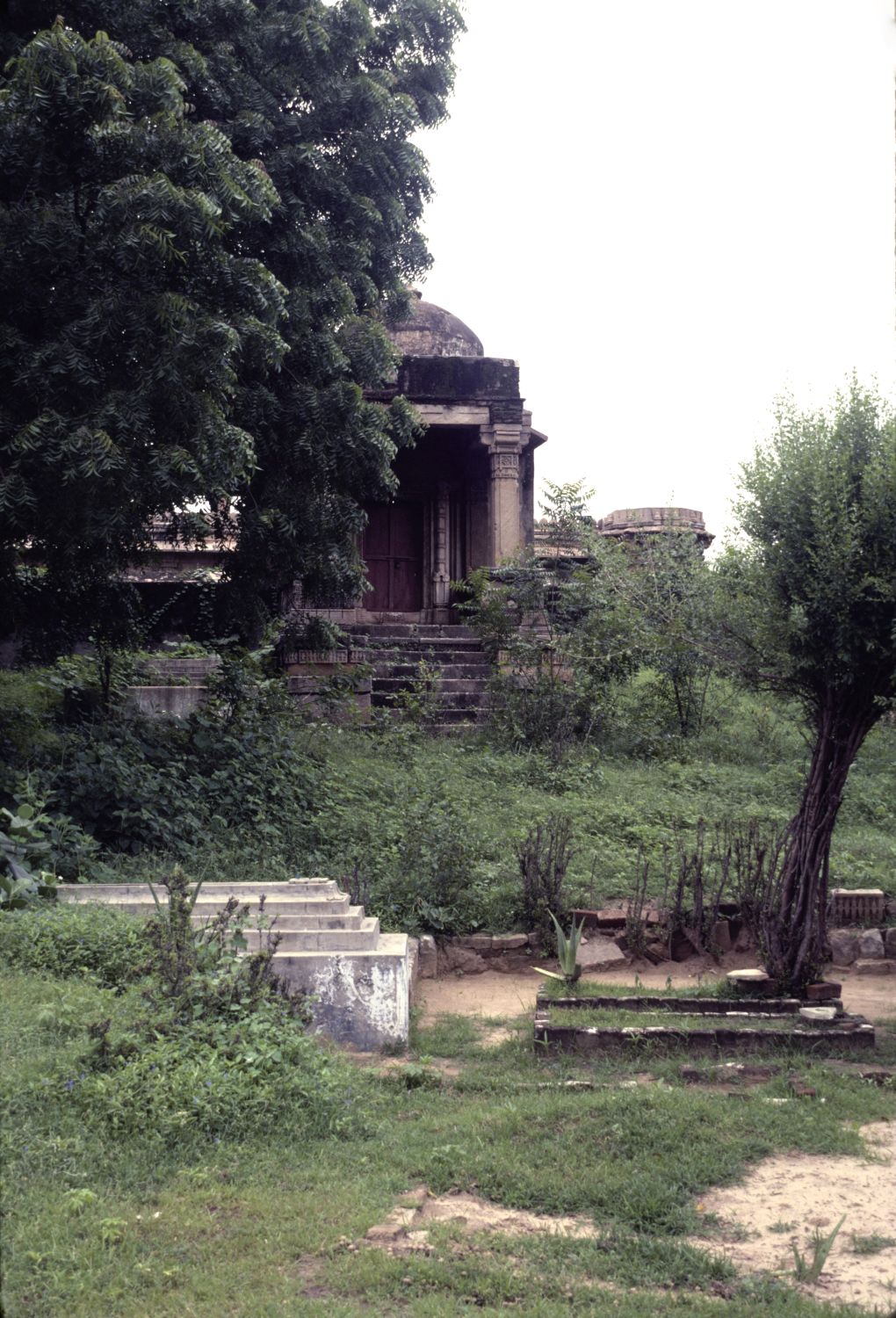 View of tomb on grounds of Baba Lu'lu'i Mosque.