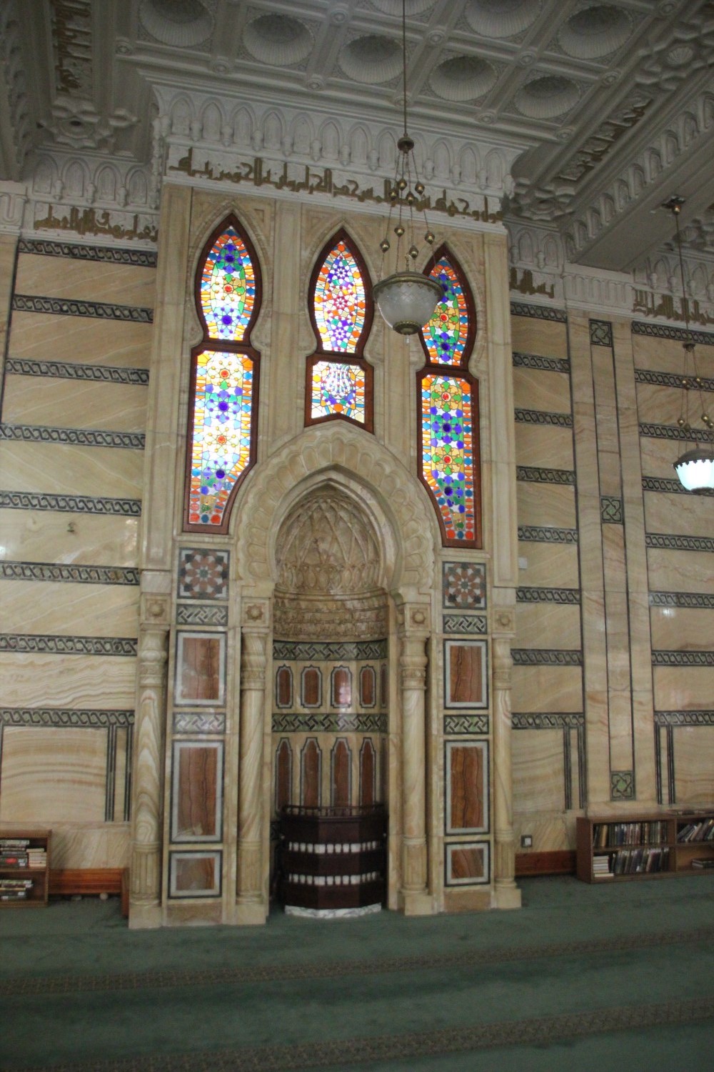 <p>Ancillary prayer hall, the mihrab</p>